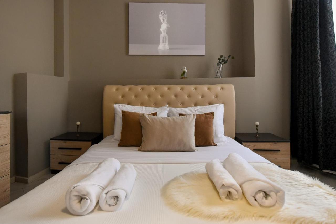 Discover Comfort: Charming & Spacious Apartment In The Old Town Bukarest Eksteriør billede